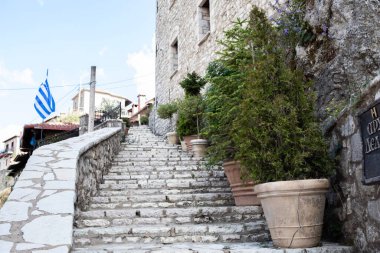 Dimitsana, Yunanistan - SEPTEMBER 1, 2025 Arcadia bölgesindeki geleneksel Dimitsana köyü.