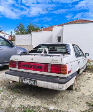 Tripolis, Yunanistan - 13 Ekim 2025 Trablus Yunanistan 'da eski ve tarihi otomobiller.