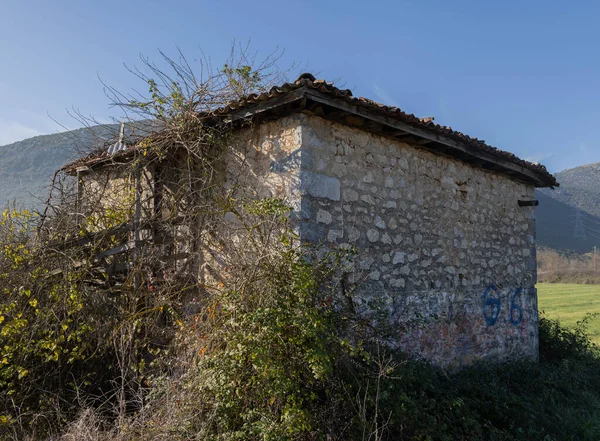 Mantineia, Yunanistan - 11 Aralık 2025 Mantineia, Tripolis kenti yakınlarındaki kırsal alan..