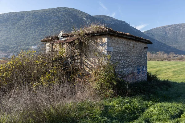 Mantineia, Yunanistan - 11 Aralık 2025 Mantineia, Tripolis kenti yakınlarındaki kırsal alan..