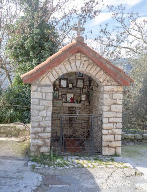 Dimitsana, Yunanistan - 11 Aralık 2025 Arcadia bölgesindeki geleneksel Dimitsana köyü.