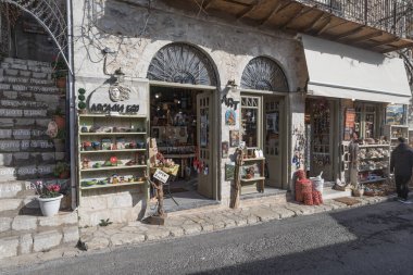 Dimitsana, Yunanistan - 11 Aralık 2025 Arcadia bölgesindeki geleneksel Dimitsana köyü.