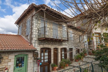 Dimitsana, Yunanistan - 11 Aralık 2025 Arcadia bölgesindeki geleneksel Dimitsana köyü.