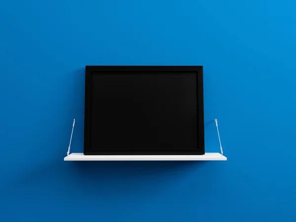 Siyah boş resim çerçevesi üzerinde beyaz raf mavi duvar 3d render