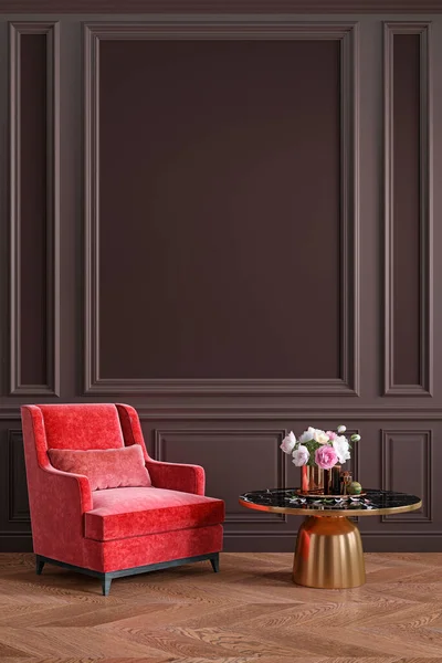 Classico cioccolato marrone, colorato, interno con rosso, poltrona in corallo, tavolino, fiori e modanature a parete. — Foto Stock
