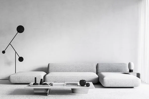 Białe, nowoczesne minimalistyczne wnętrze z sofą, stołem kawowym i lampą podłogową. 3d renderowanie ilustracji makieta. — Zdjęcie stockowe