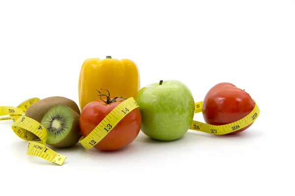 Frutas e fita métrica — Fotografia de Stock