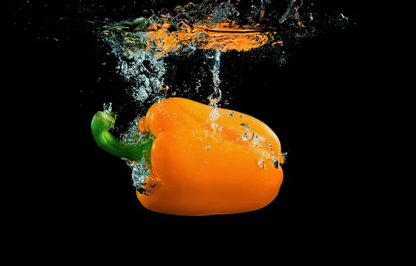 Dolmalık biber sıçraması ile