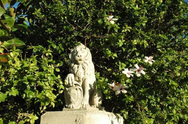 Leeuwensculptuur Een Europees Park — Stockfoto