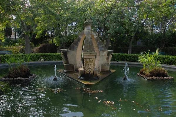 Fuente Ciudad Con Esculturas Durante Día — Foto de Stock