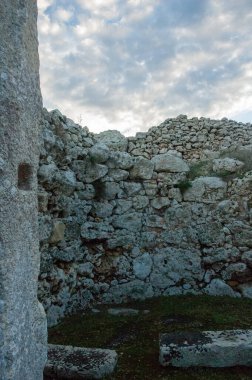 Gozo Adası 'ndaki antik taş çit binası.