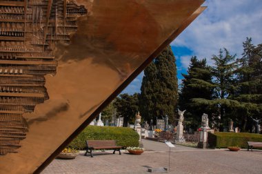 Fellini 'nin altın üçgen mezarı