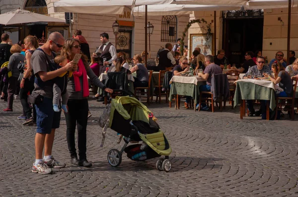 Róma Olaszország Emberek Utcán — Stock Fotó
