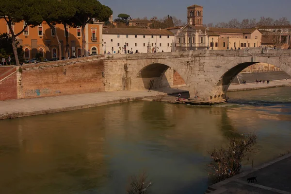 Старий Кам Яний Міст Римі — стокове фото