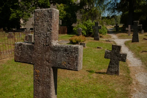 Antigo Cemitério Europeu Com Cruzes Religião — Fotografia de Stock