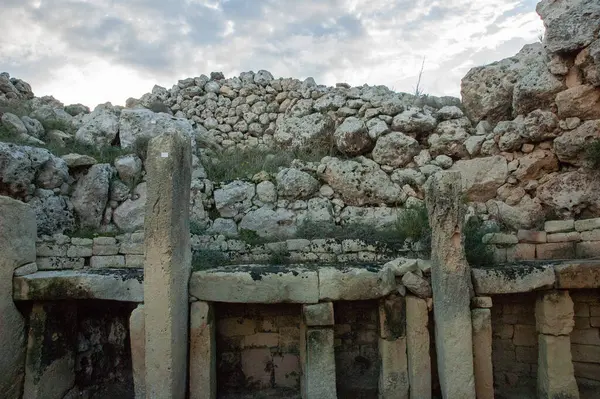 Gozo Adası 'ndaki antik taş çit binası.