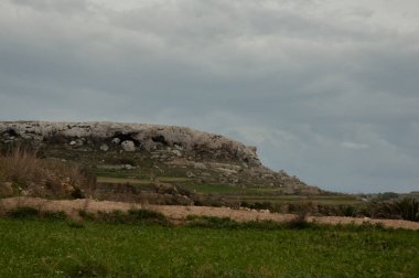 Gozo Adası 'ndaki antik taş çit binası.