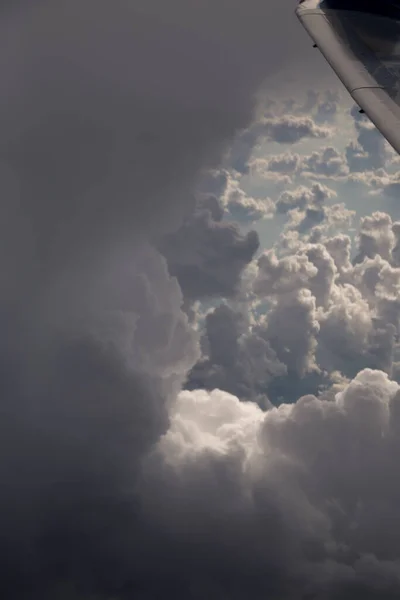 Blick Auf Strukturierte Wolken Aus Dem Flugzeug — Stockfoto