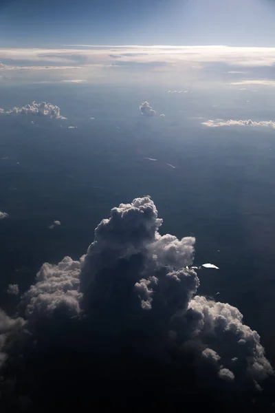 Vue Des Nuages Texturés Depuis Avion — Photo