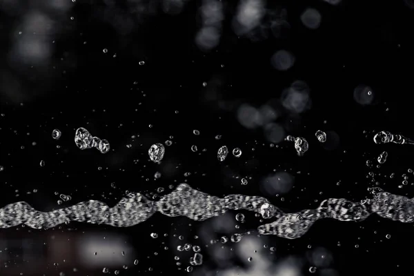 Wassertropfen Makro Auf Dunklem Hintergrund — Stockfoto