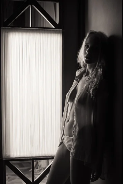 Model dívka ve spodním prádle stín — Stock fotografie