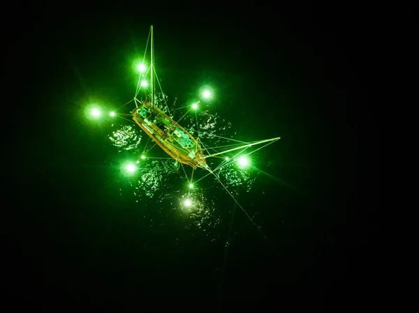Таиланд традиционная рыбалка ночью лодка в море — стоковое фото
