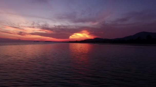 Zonsondergang luchtfoto Koh Phangan, Thailand — Stockvideo