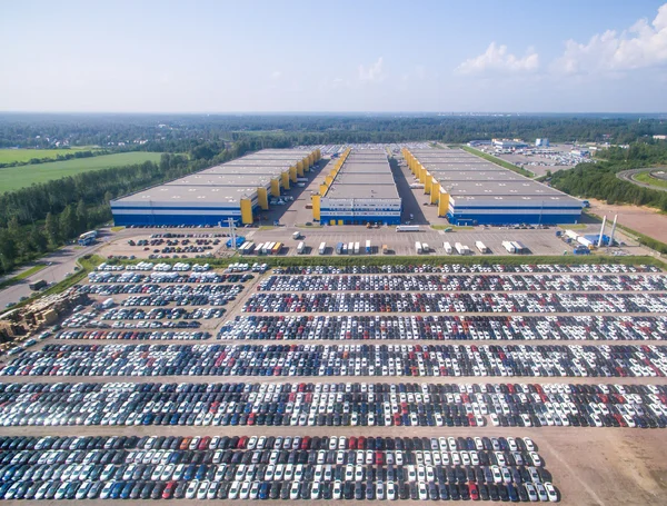 Vista aérea do estacionamento nas obras do motor — Fotografia de Stock
