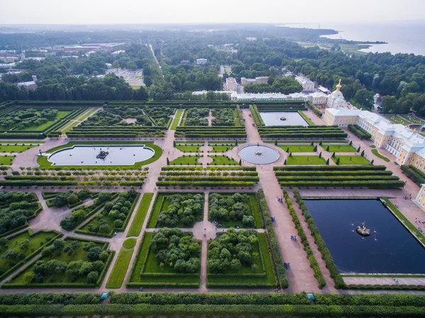 A légi felvétel a Petergof, a Marli palota, a Saint-Petersburg, Oroszország — Stock Fotó