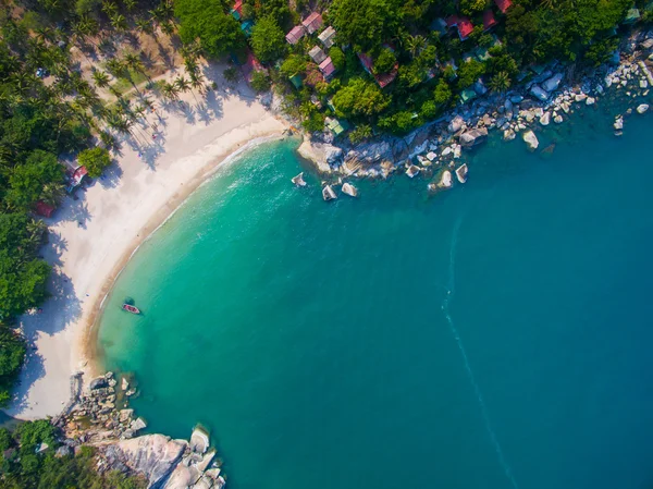 Koh Phangan Tailandia playa aérea y vista al agua — Foto de Stock