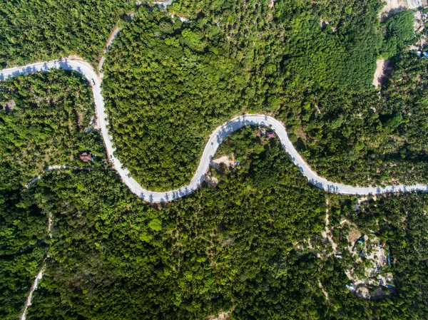 Luftaufnahme der Straße im Dschungel von Koh Phangan — Stockfoto