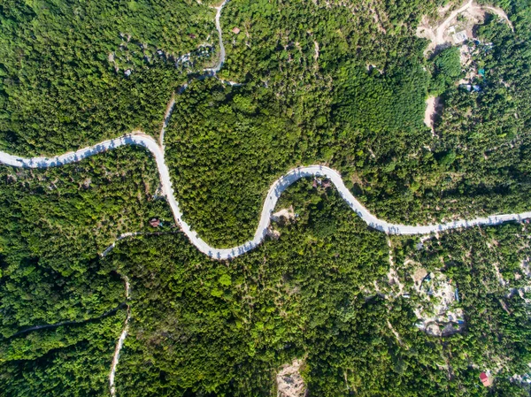 Vue aérienne de la route dans la jungle de Koh Phangan — Photo