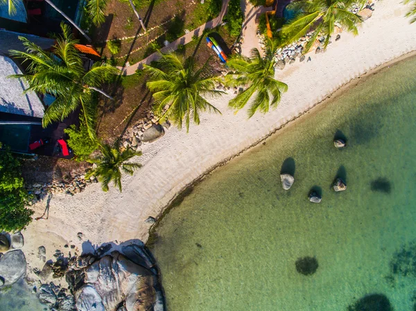 La spiaggia con vista a volo d'uccello su Koh Phangan — Foto Stock