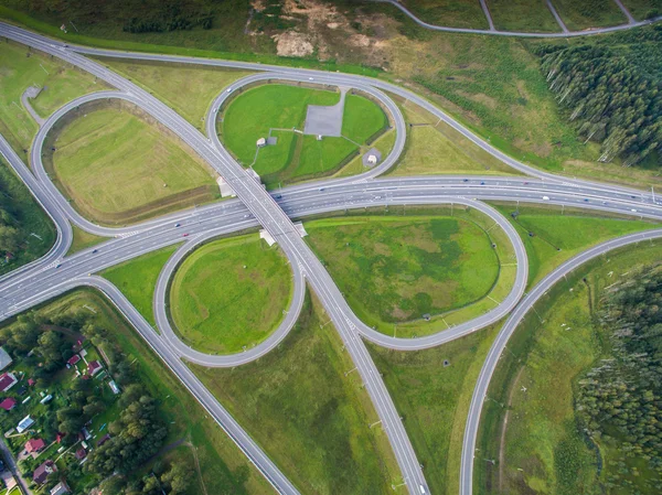 Yol Kavşağı'nda kelebek şeklinde kırsal havadan görünümü — Stok fotoğraf