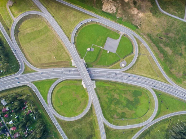 Yol Kavşağı'nda kelebek şeklinde kırsal havadan görünümü — Stok fotoğraf