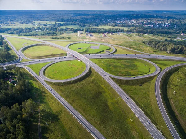 Yol Kavşağı'nda kelebek şeklinde kırsal havadan görünümü — Stok fotoğraf