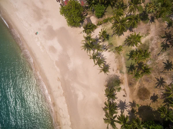 The beach with a bird 's eye view on Koh Phangan — стоковое фото