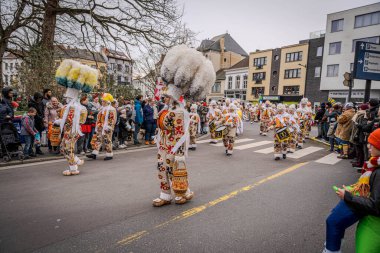 15-02-2026 Aalst yıllık karnaval geçidi sokaklarda