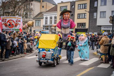 15-02-2026 Aalst yıllık karnaval geçidi sokaklarda