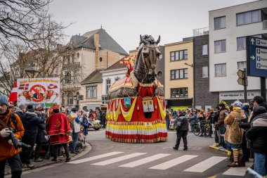 15-02-2026 Aalst yıllık karnaval geçidi sokaklarda