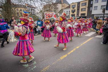 15-02-2026 Aalst yıllık karnaval geçidi sokaklarda