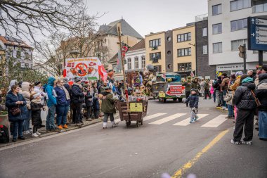 15-02-2026 Aalst yıllık karnaval geçidi sokaklarda