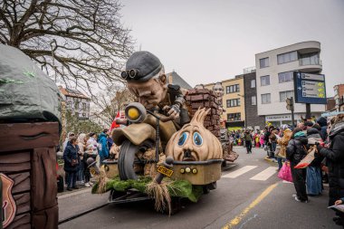15-02-2026 Aalst yıllık karnaval geçidi sokaklarda