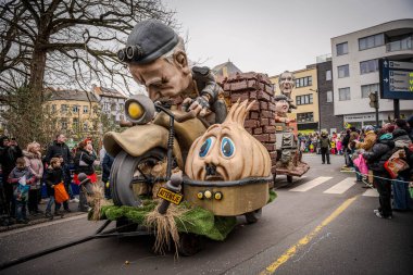 15-02-2026 Aalst yıllık karnaval geçidi sokaklarda