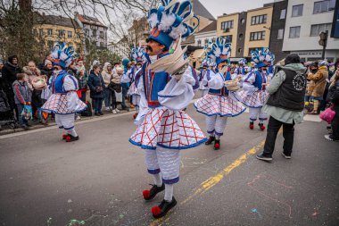 15-02-2026 Aalst yıllık karnaval geçidi sokaklarda