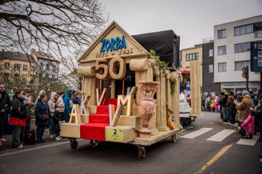 15-02-2026 Aalst yıllık karnaval geçidi sokaklarda