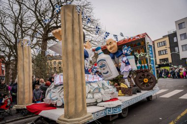 15-02-2026 Aalst yıllık karnaval geçidi sokaklarda