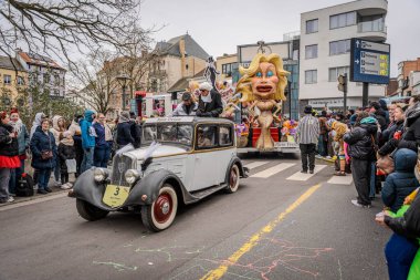 15-02-2026 Aalst yıllık karnaval geçidi sokaklarda