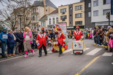 15-02-2026 Aalst yıllık karnaval geçidi sokaklarda