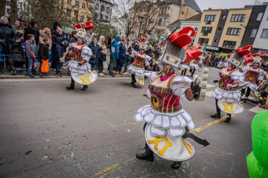 15-02-2026 Aalst yıllık karnaval geçidi sokaklarda